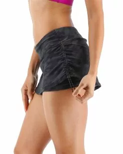 TYR Durafast Elite® Women's Della Skort - Blackout Camo -TYR Sales BSFBC7A 001 alt03