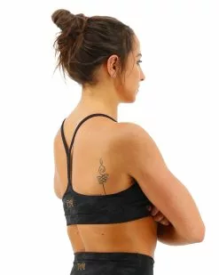 TYR Base Kinetic™ Women's V-Neck Sports Bra - Blackout Camo 16 TYR Base Kinetic™ Women's V-Neck Sports Bra - Blackout Camo -TYR Sales FGVBC3A 001 alt05
