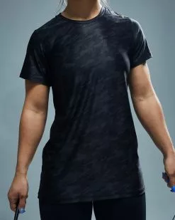 TYR Airtec™ Women's Short Sleeve Tee - Blackout Camo -TYR Sales FPTBC3A 001 alt07