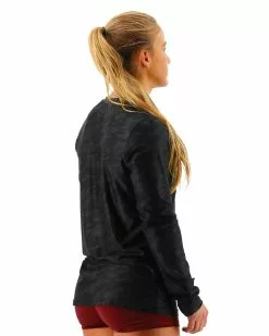 TYR Airtec™ Women's Long Sleeve Tee - Blackout Camo -TYR Sales FPTLBC3A 001 alt05