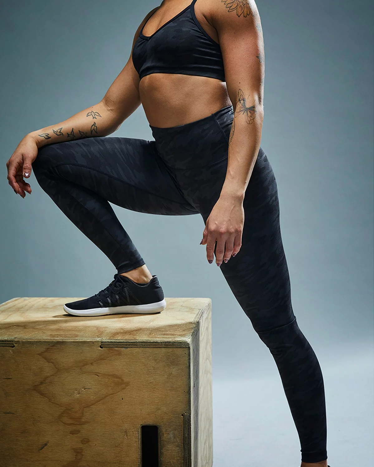 TYR Base Kinetic™ Women's High-Rise Full Length Leggings- Blackout Camo 9 TYR Base Kinetic™ Women's High-Rise Full Length Leggings- Blackout Camo - Image 7