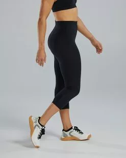 TYR Base Kinetic™ Women's High-Rise 3/4 Logo Leggings - Solid -TYR Sales FTTHRL3A 001 alt04