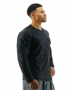 TYR Airtec™ Men's Long Sleeve Tee - Blackout Camo 17 TYR Airtec™ Men's Long Sleeve Tee - Blackout Camo -TYR Sales MPTLBC3A 001 alt06
