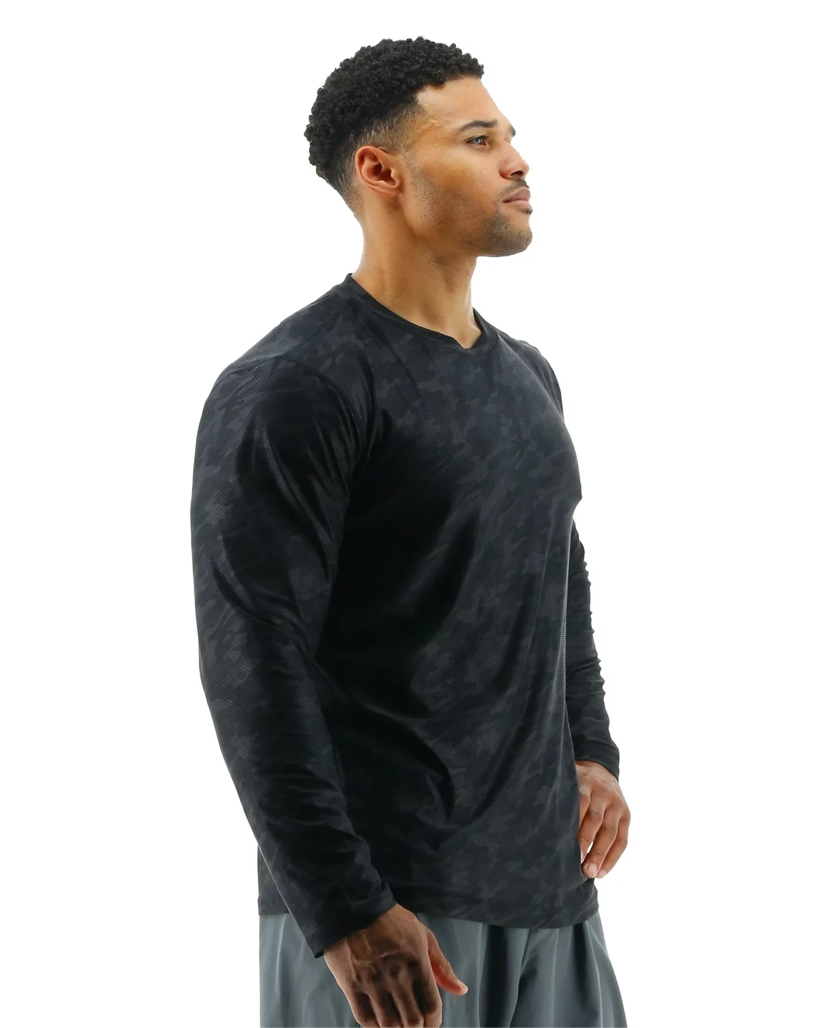 TYR Airtec™ Men's Long Sleeve Tee - Blackout Camo 8 TYR Airtec™ Men's Long Sleeve Tee - Blackout Camo - Image 6