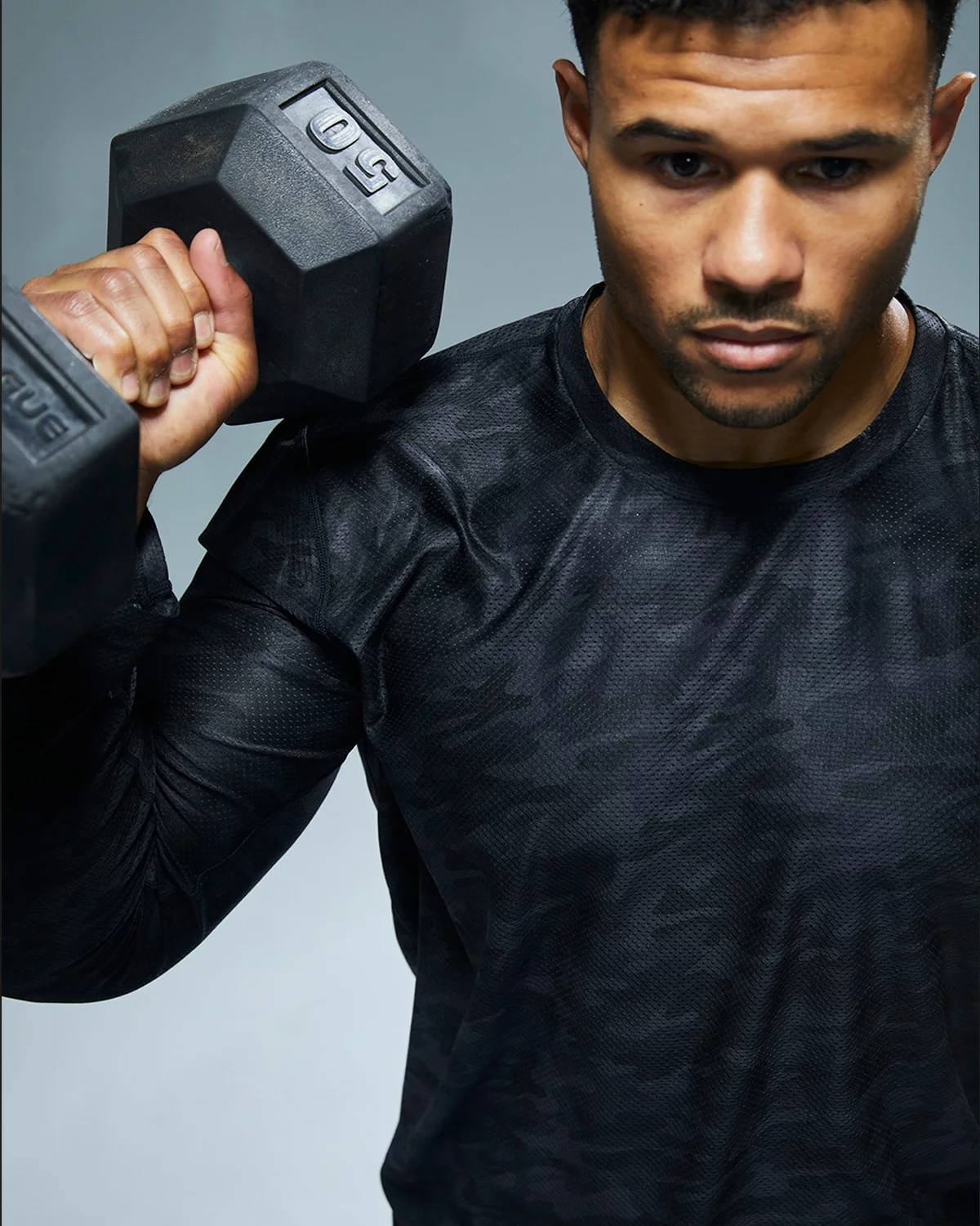 TYR Airtec™ Men's Long Sleeve Tee - Blackout Camo 11 TYR Airtec™ Men's Long Sleeve Tee - Blackout Camo - Image 9