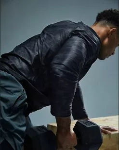 TYR Airtec™ Men's Long Sleeve Tee - Blackout Camo 21 TYR Airtec™ Men's Long Sleeve Tee - Blackout Camo -TYR Sales MPTLBC3A 001 alt10