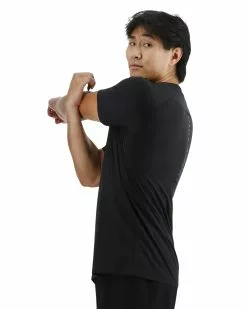 TYR ClimaDry™ Men's Raglan Big Logo Tech Tee - Solid -TYR Sales MPTRSL3A 001 alt03