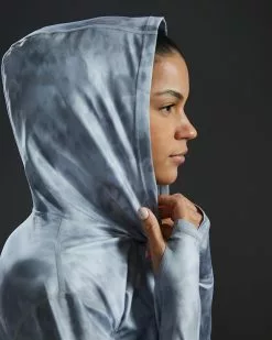 TYR SunDefense™ Women's Vented Hooded Shirt - Turbulent -TYR Sales PLHTUR7A 988 alt09