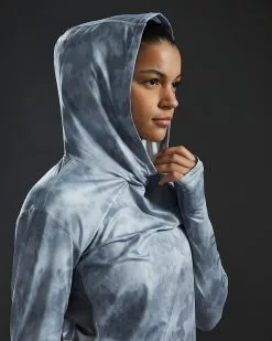 TYR SunDefense™ Women's Vented Hooded Shirt - Turbulent -TYR Sales PLHTUR7A 988 alt10