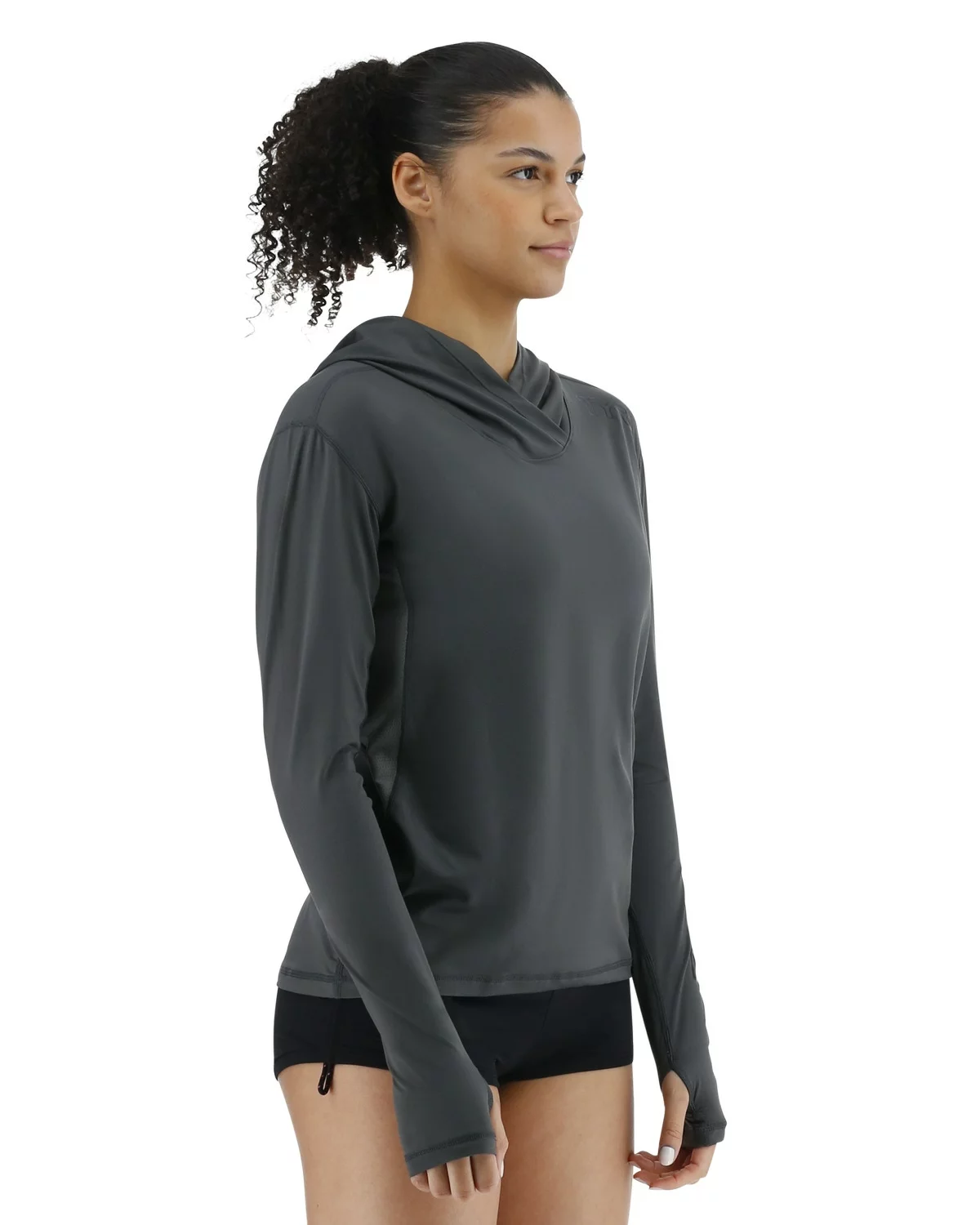 TYR SunDefense™ Women's Vented Long Sleeve Crew Shirt - Solid 8 TYR SunDefense™ Women's Vented Long Sleeve Crew Shirt - Solid - Image 6