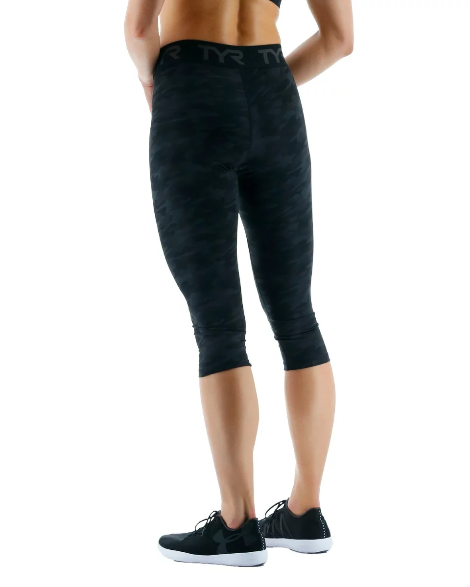 TYR Base Kinetic™ Women's Mid-Rise Logo Cropped Leggings - Blackout Camo 6 TYR Base Kinetic™ Women's Mid-Rise Logo Cropped Leggings - Blackout Camo - Image 4