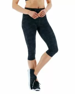 TYR Base Kinetic™ Women's Mid-Rise Logo Cropped Leggings - Blackout Camo 13 TYR Base Kinetic™ Women's Mid-Rise Logo Cropped Leggings - Blackout Camo -TYR Sales ftccb3a 001 alt06 2 4