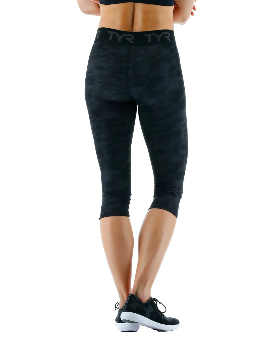 TYR Base Kinetic™ Women's Mid-Rise Logo Cropped Leggings - Blackout Camo 4 TYR Base Kinetic™ Women's Mid-Rise Logo Cropped Leggings - Blackout Camo - Image 2