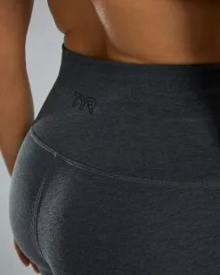 TYR Base Kinetic™ Women's High-Rise 3/4 Leggings - Solid -TYR Sales fttmrs3a 255 alt05