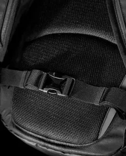 TYR Elite Team 24L Backpack 51 TYR Elite Team 24L Backpack -TYR Sales fw20 tyr elitebackpack waiststrap 2