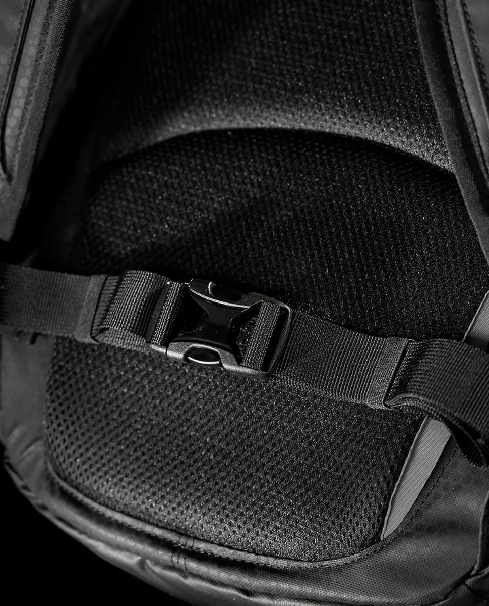 TYR Elite Team 24L Backpack 26 TYR Elite Team 24L Backpack - Image 24