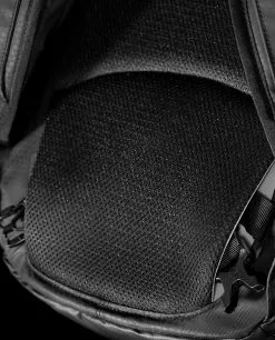 TYR Elite Team 24L Backpack 52 TYR Elite Team 24L Backpack -TYR Sales fw20 tyr elitebackpack waiststraphide 2