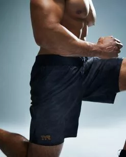TYR Hydrosphere™ Men's Lined 7" Unbroken Shorts - Blackout Camo 23 TYR Hydrosphere™ Men's Lined 7" Unbroken Shorts - Blackout Camo -TYR Sales muslbc3a 001 alt09